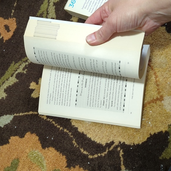 2 Parenting Books - Picture 5 of 6